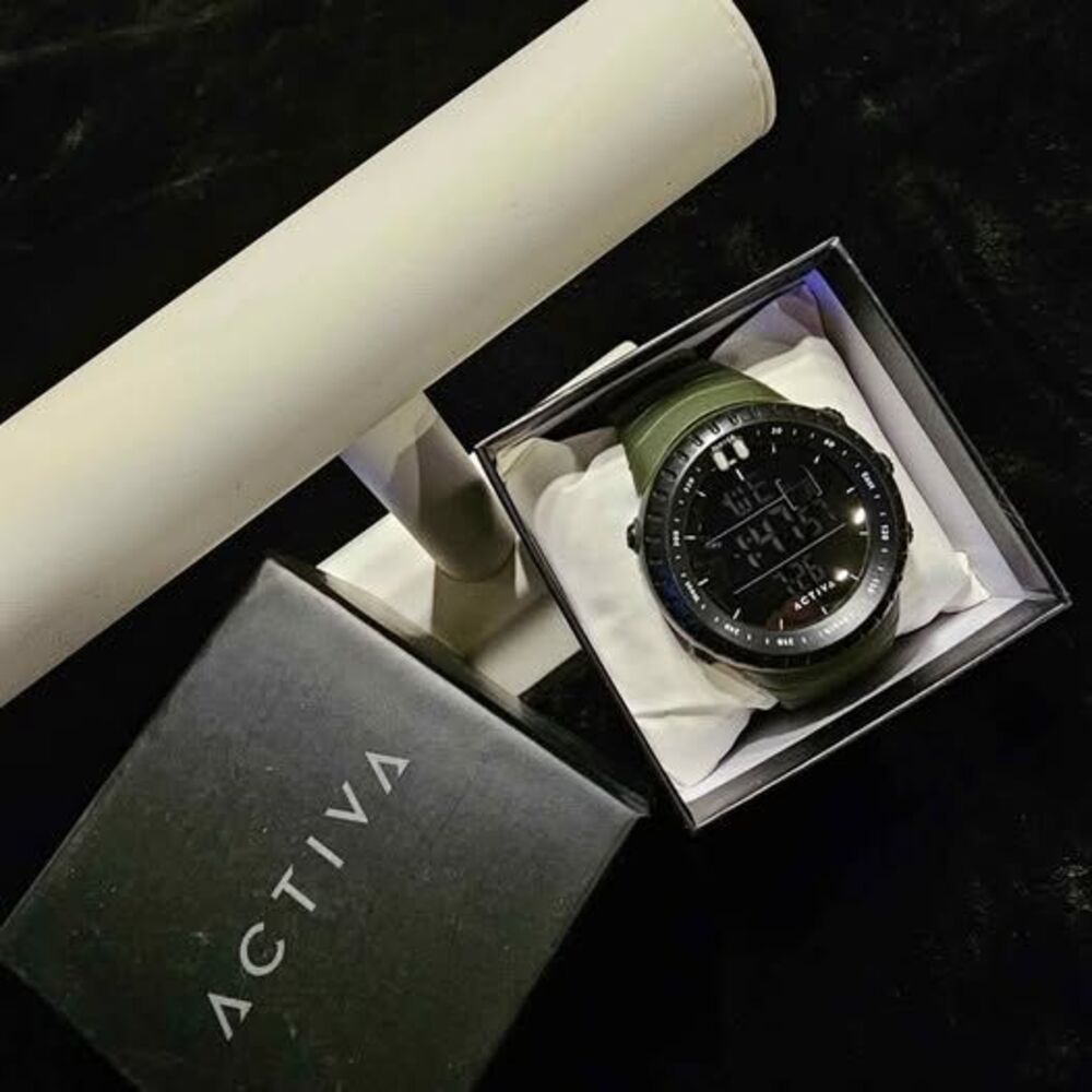 Invicta Activa Odyssey 53MM Green watch. New in box!